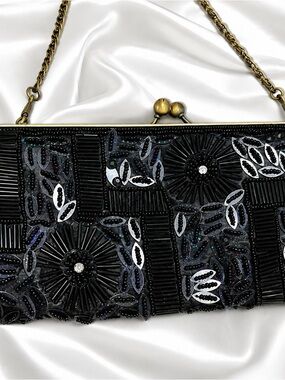 Vintage Black Beaded Evening Clutch Purse Bronze Frame Chain Bag